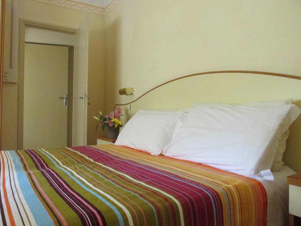 Hotel Helvetia Milano Marittima Bilik gambar